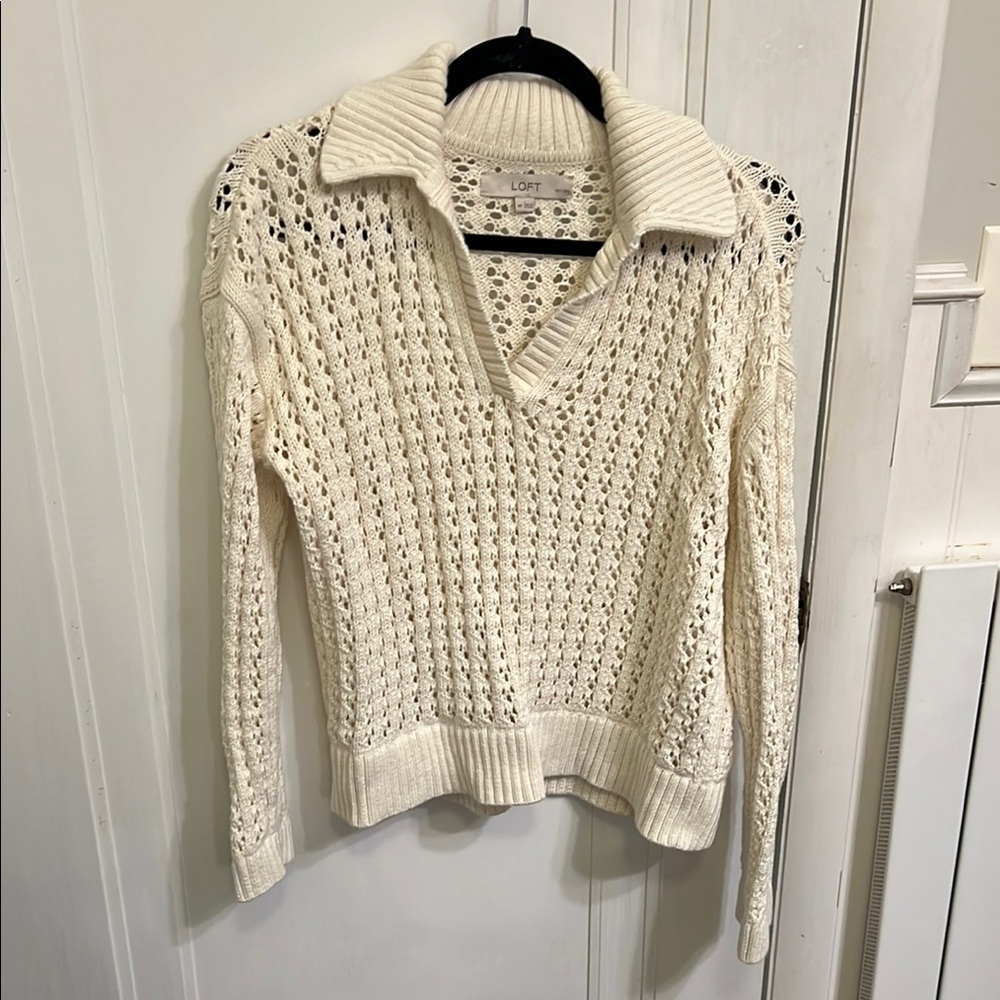 LOFT Women's Cream Sweater Medium Petite